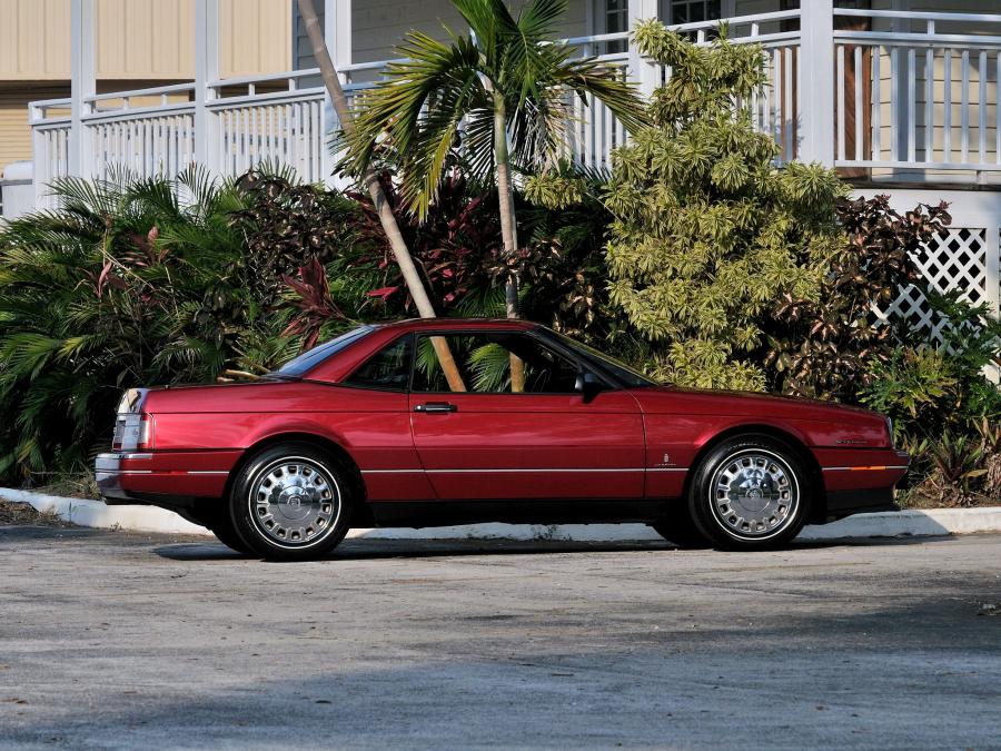  Cadillac Allante 1993 года  (фото 4 из 11)